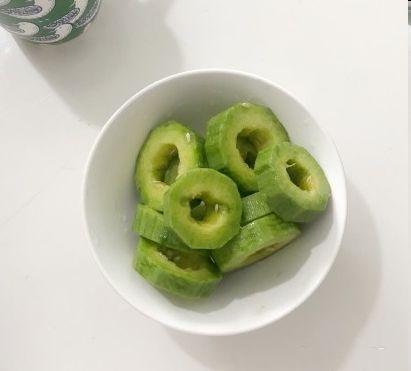 吃羊角蜜瓜的危害,羊角蜜瓜过量食用可能带来的健康风险